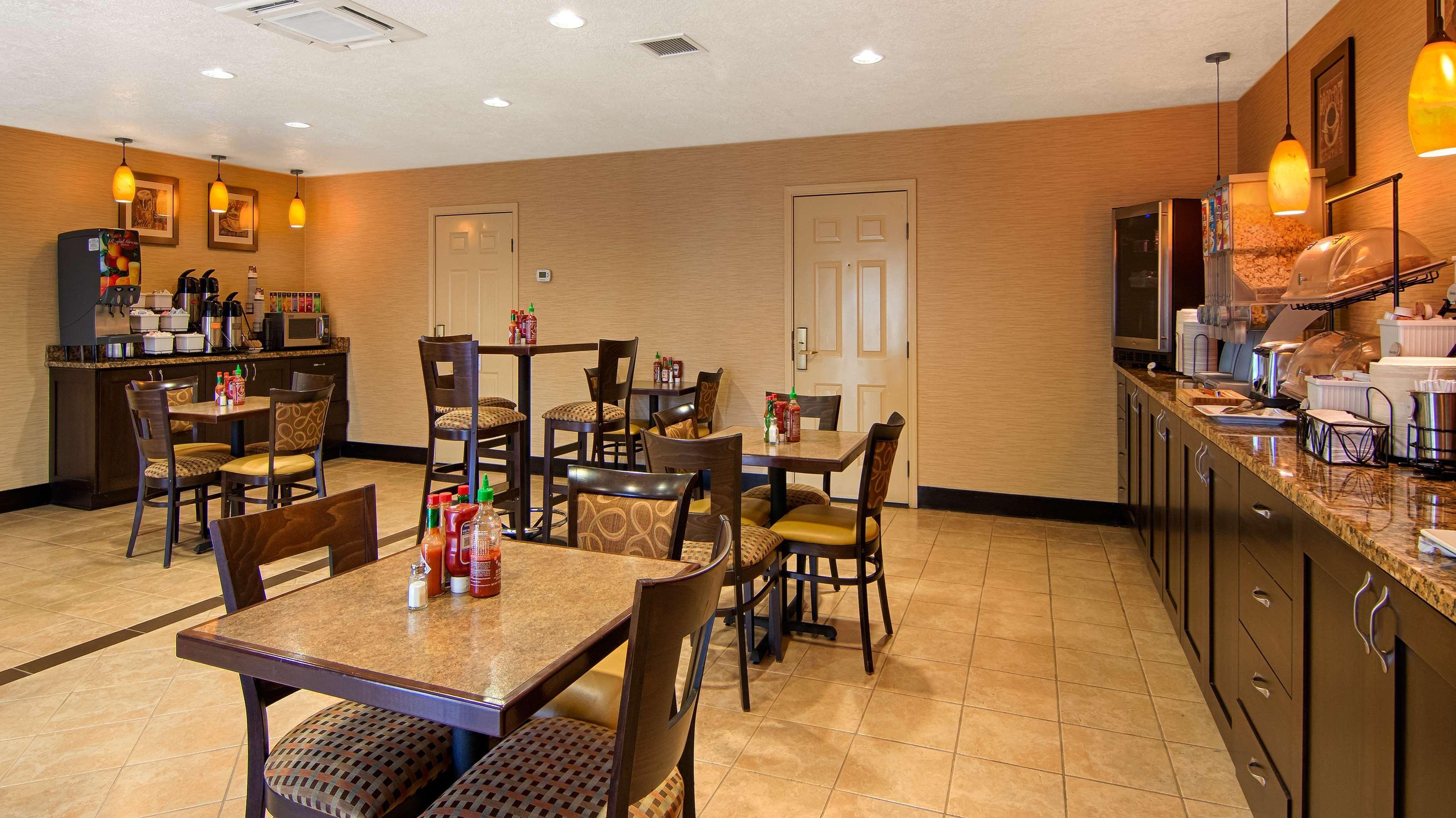 Best Western Plus Grand Manor Inn Спрингфийлд Екстериор снимка